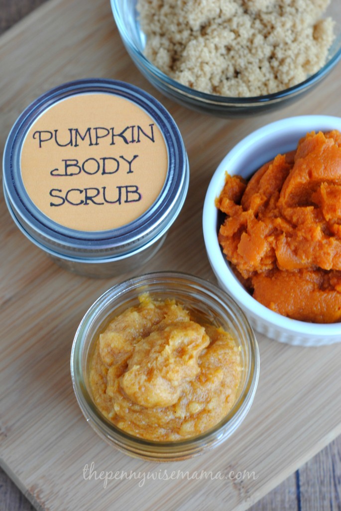 This Homemade Pumpkin Body Scrub smells amazing and leaves your skin feeling soft and smooth!