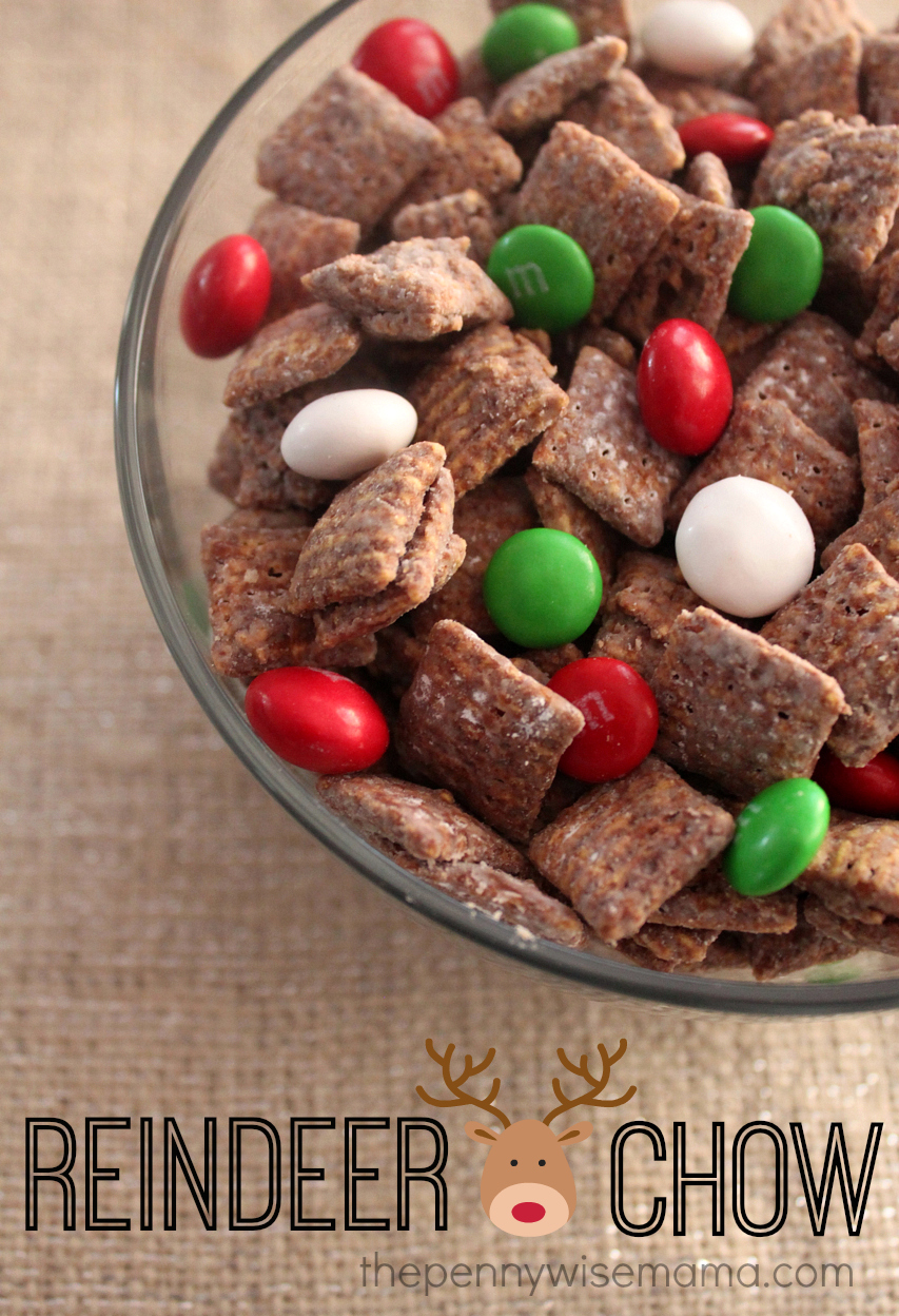 Reindeer Chow - a yummy & simple muddy buddies/puppy chow recipe for the holidays!