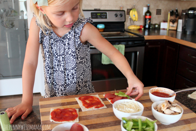 Homemade Mini Pizzas - Quick, Easy & Kid-Friendly