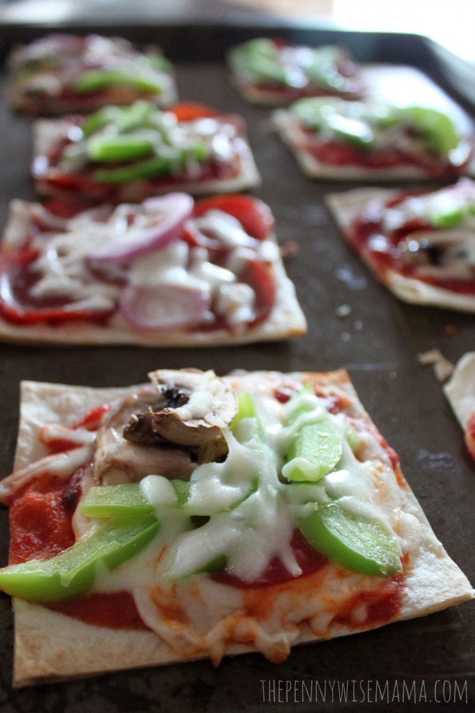 Homemade Mini Pizzas - Quick, Easy & Kid-Friendly