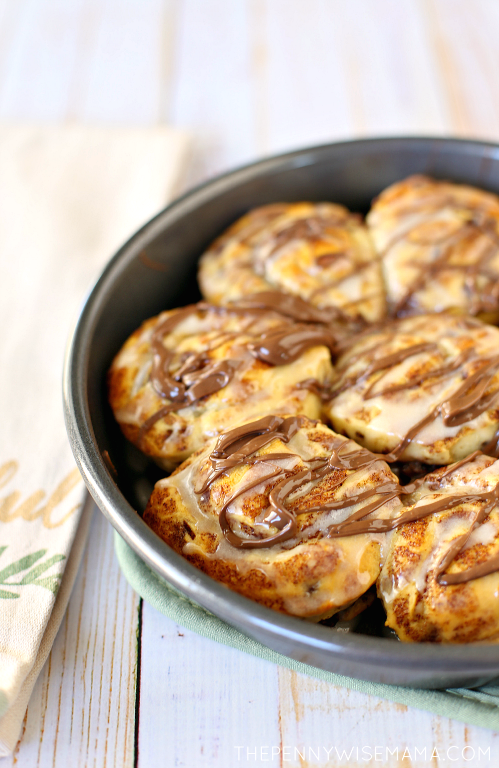 Quick & Easy Nutella Chocolate Hazelnut Cinnamon Rolls Recipe