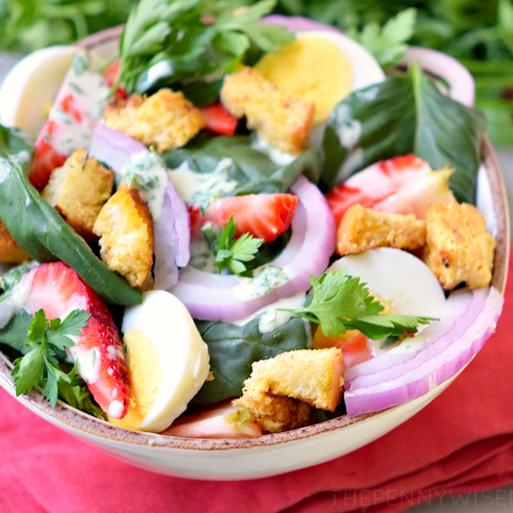 Strawberry Spinach Salad with Yogurt Dressing